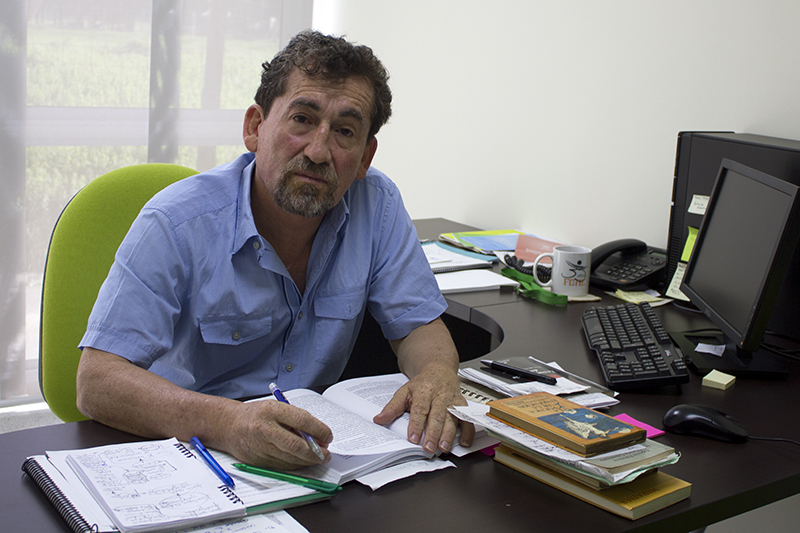 Profesor Adolfo Hernandez
