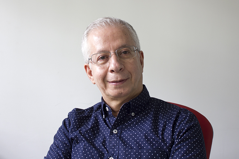 Profesor Oscar Almario